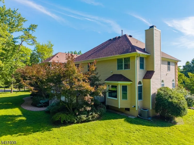 40 Newland Ct Bridgewater, NJ 08807