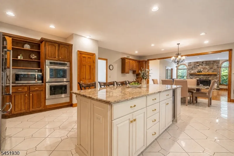 40 Newland Ct Bridgewater, NJ 08807
