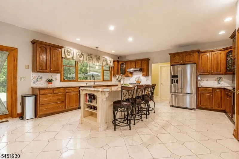 40 Newland Ct Bridgewater, NJ 08807