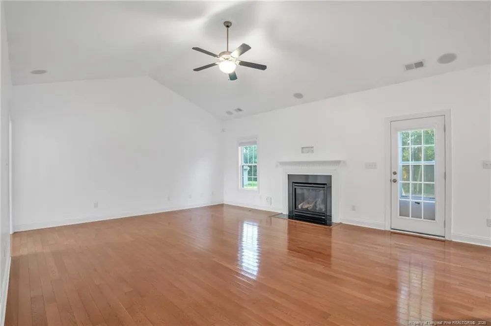132 Hurdle Lane Raeford, NC 28376