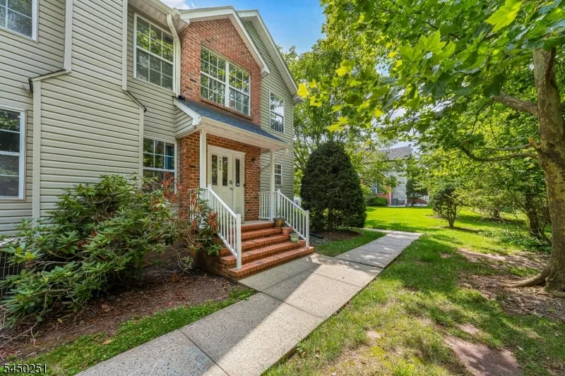 262 Retta Ct Piscataway, NJ 08854