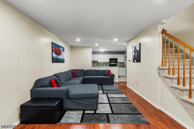 262 Retta Ct Piscataway, NJ 08854