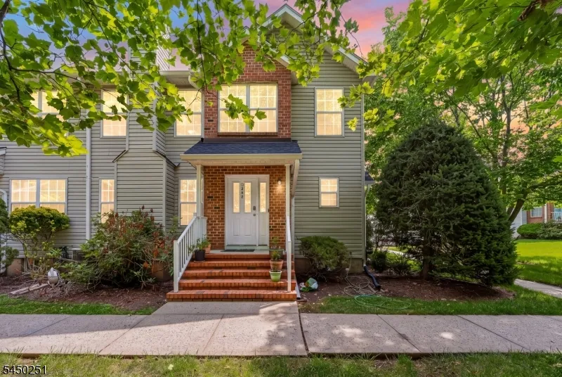 262 Retta Ct Piscataway, NJ 08854