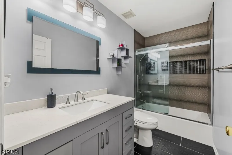 262 Retta Ct Piscataway, NJ 08854