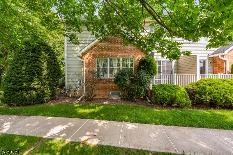 262 Retta Ct Piscataway, NJ 08854
