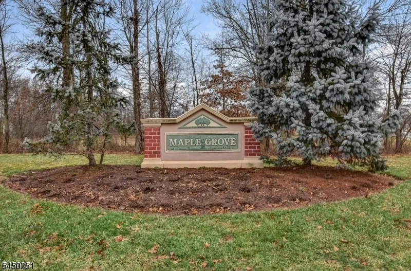 262 Retta Ct Piscataway, NJ 08854