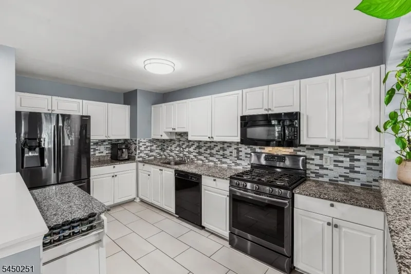 262 Retta Ct Piscataway, NJ 08854