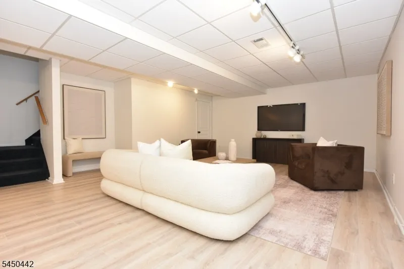 89 Fisher Rd Mahwah, NJ 07430