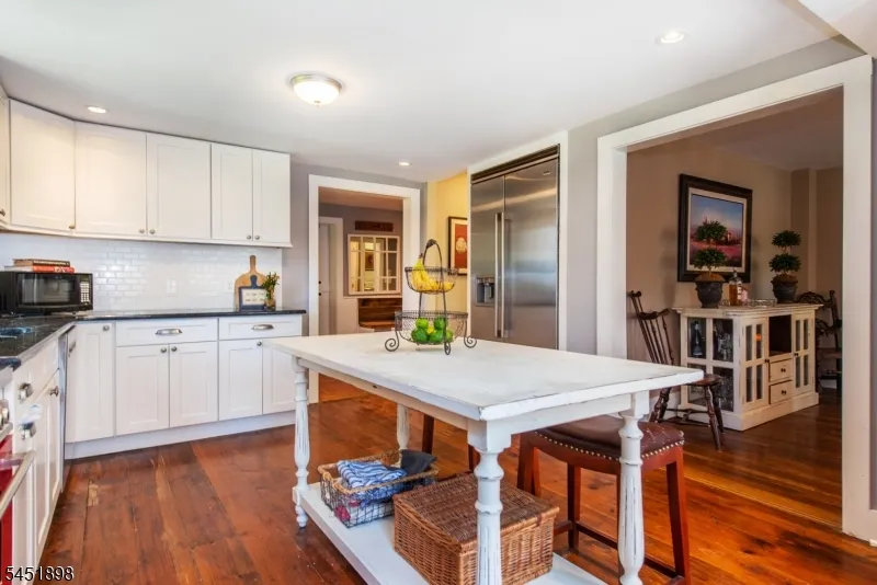 159 Mountainside Rd Mendham, NJ 07945
