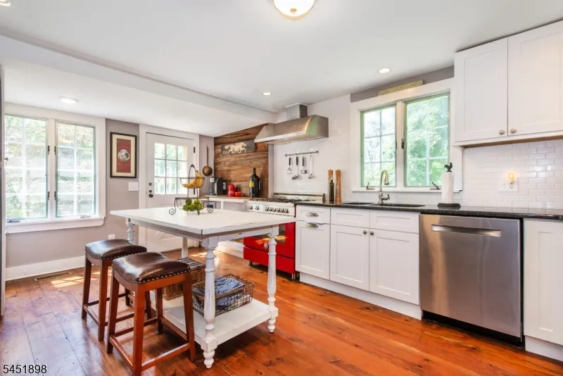 159 Mountainside Rd Mendham, NJ 07945