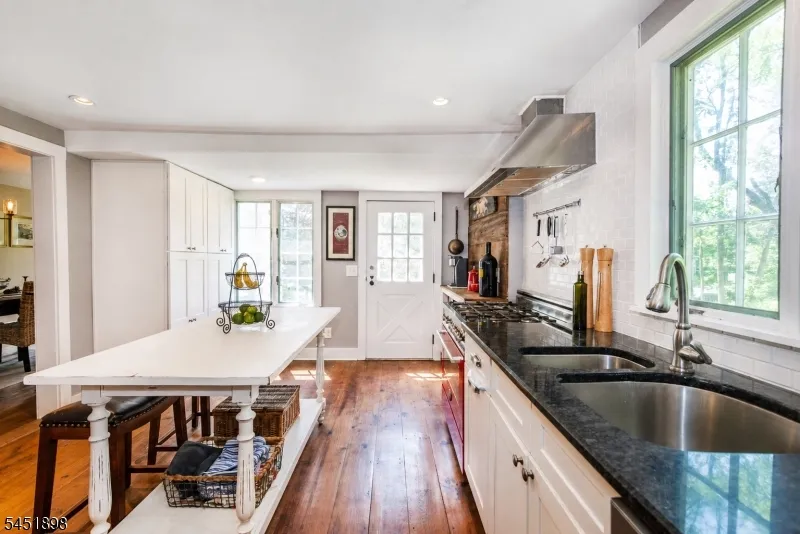 159 Mountainside Rd Mendham, NJ 07945