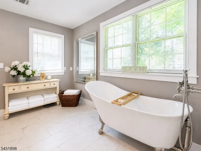 159 Mountainside Rd Mendham, NJ 07945