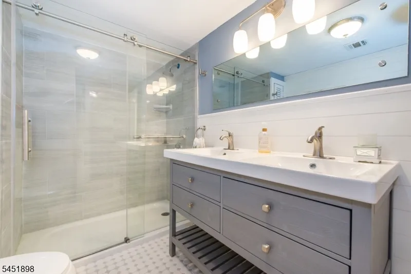 159 Mountainside Rd Mendham, NJ 07945