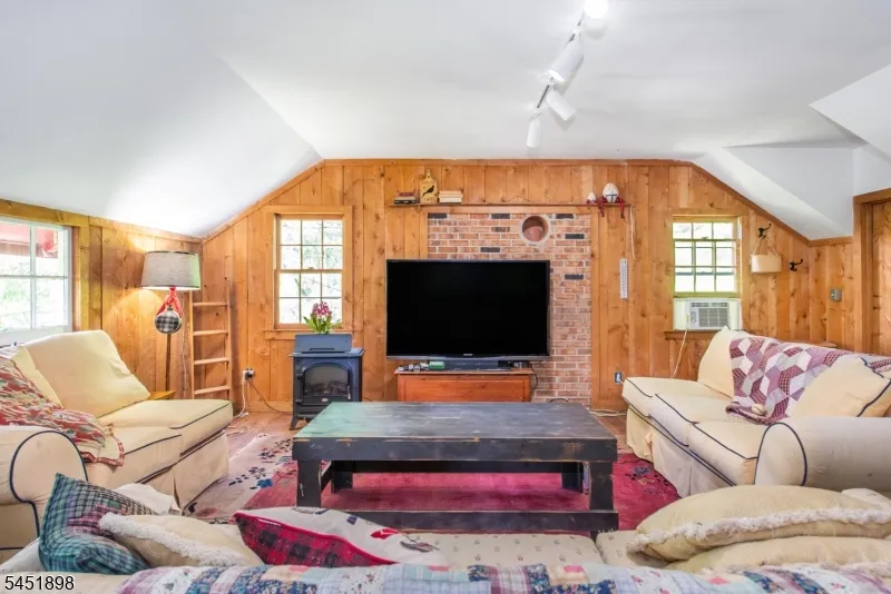 159 Mountainside Rd Mendham, NJ 07945