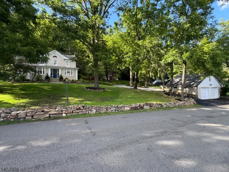 159 Mountainside Rd Mendham, NJ 07945