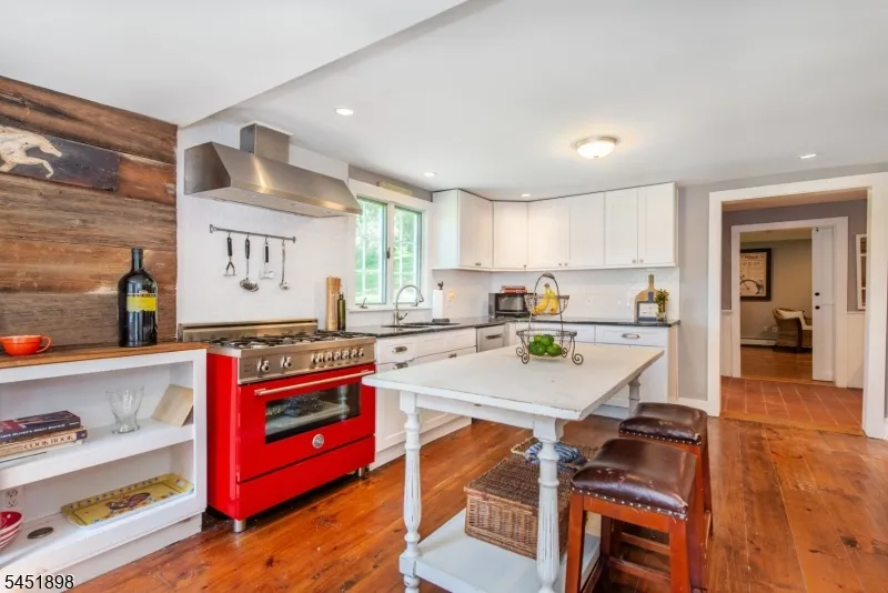 159 Mountainside Rd Mendham, NJ 07945