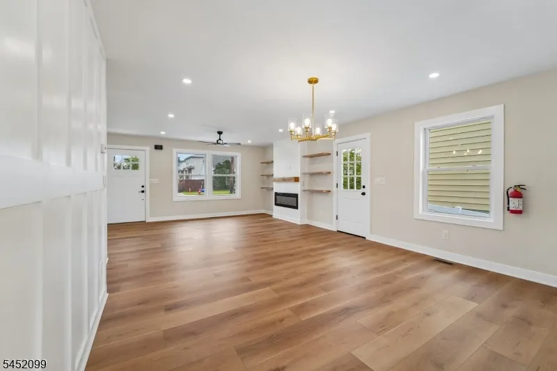 324 Thomas Ave Lyndhurst, NJ 07071
