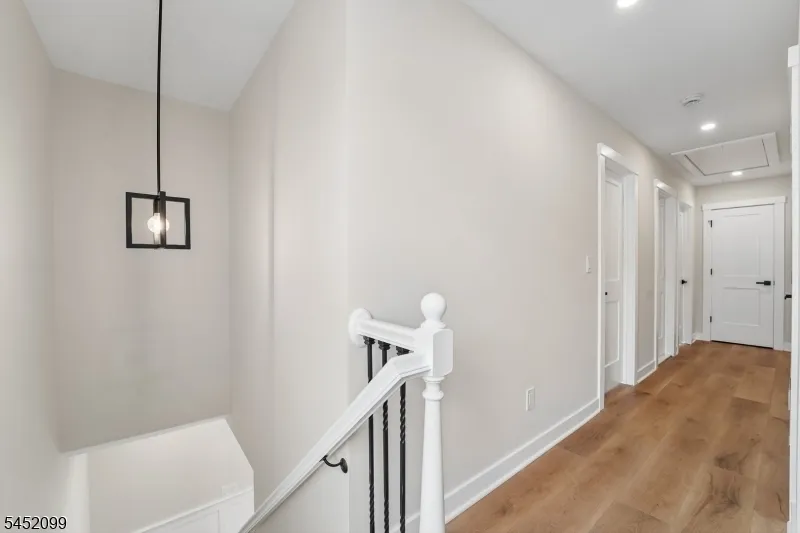 324 Thomas Ave Lyndhurst, NJ 07071
