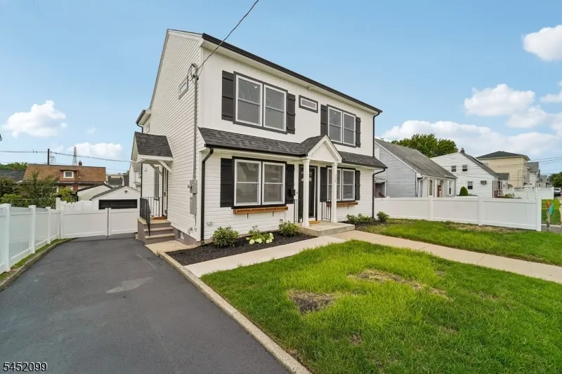 324 Thomas Ave Lyndhurst, NJ 07071