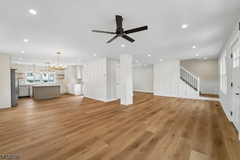 324 Thomas Ave Lyndhurst, NJ 07071