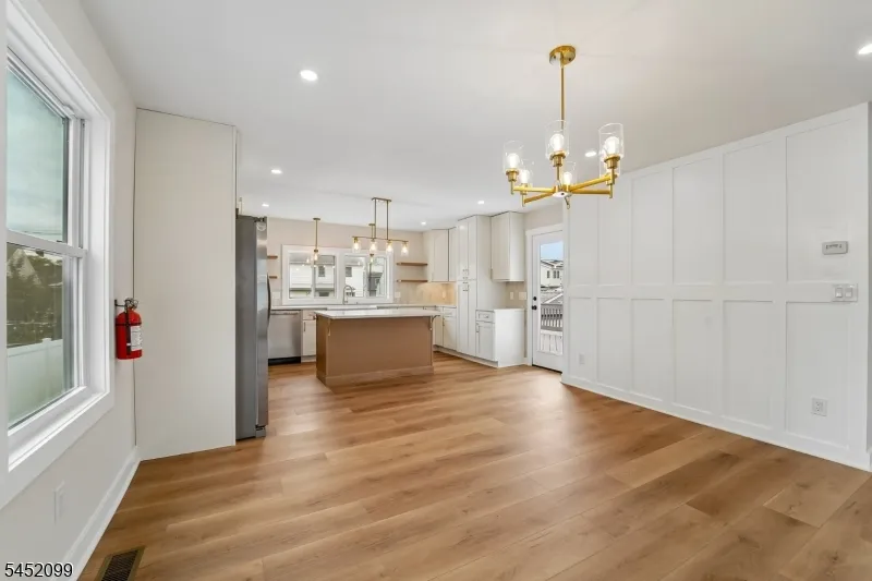 324 Thomas Ave Lyndhurst, NJ 07071