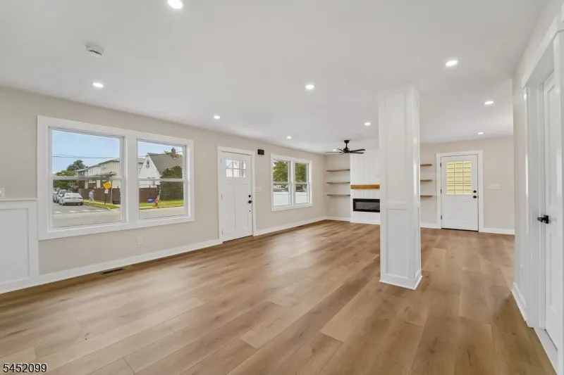 324 Thomas Ave Lyndhurst, NJ 07071