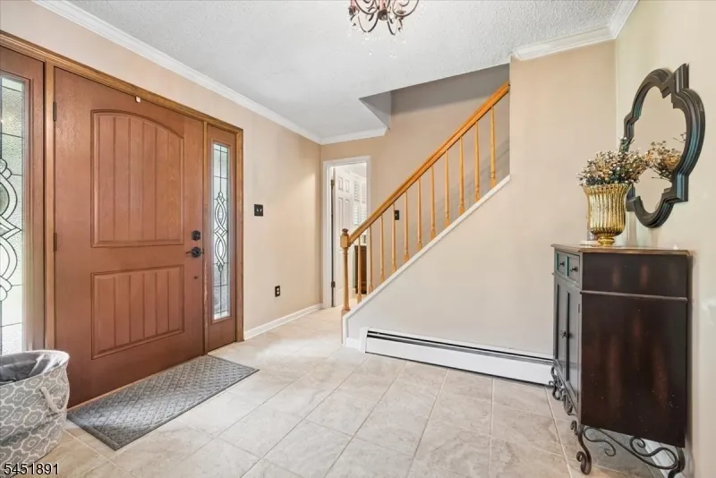 19 Mohawk Ave Hopatcong, NJ 07843