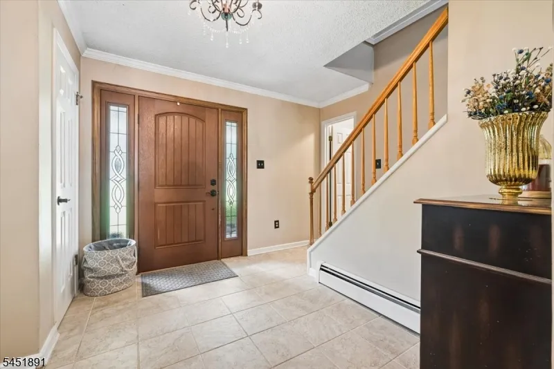 19 Mohawk Ave Hopatcong, NJ 07843