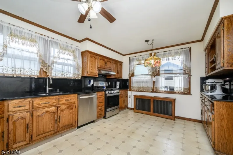938 Ray Ave Union, NJ 07083