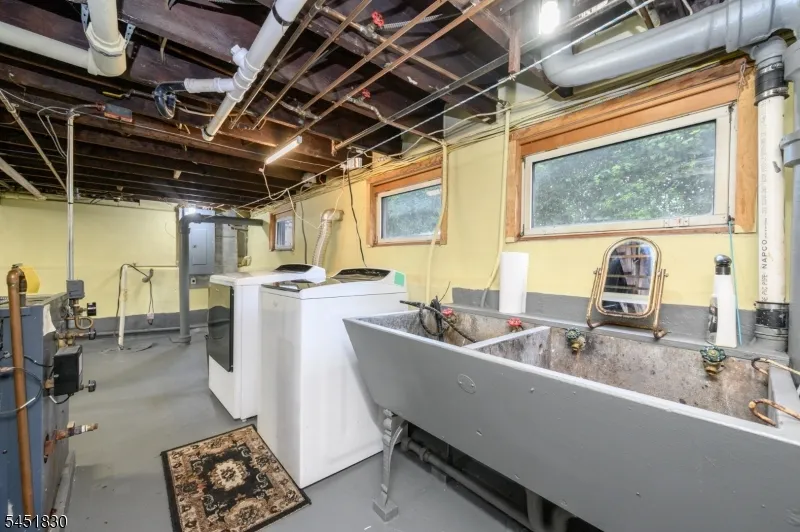 938 Ray Ave Union, NJ 07083