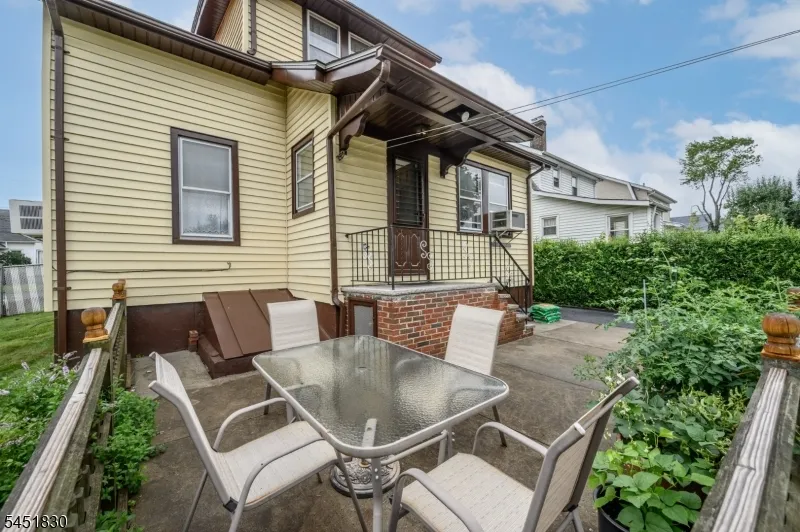 938 Ray Ave Union, NJ 07083