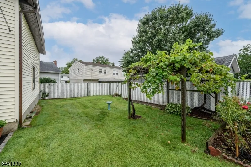 938 Ray Ave Union, NJ 07083