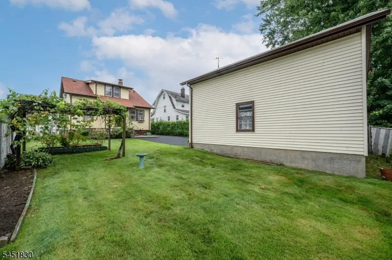 938 Ray Ave Union, NJ 07083