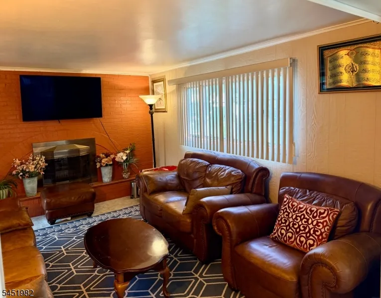 114 Sandra Dr Totowa, NJ 07512