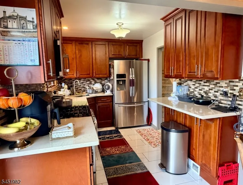 114 Sandra Dr Totowa, NJ 07512