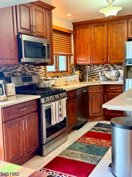 114 Sandra Dr Totowa, NJ 07512