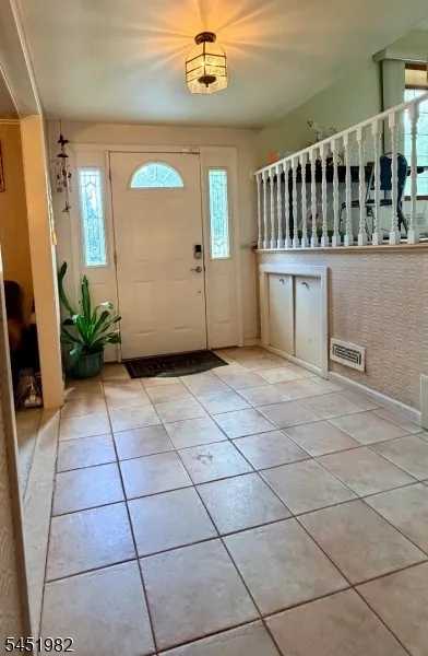 114 Sandra Dr Totowa, NJ 07512