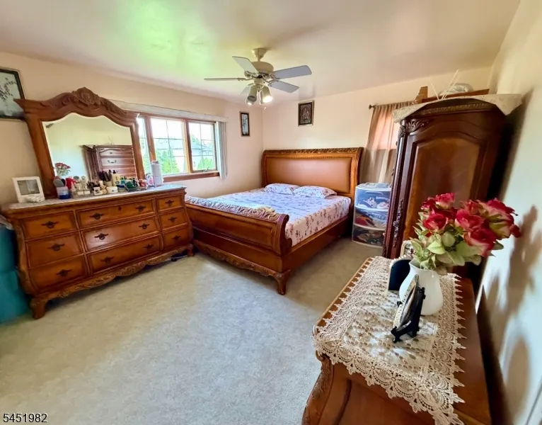 114 Sandra Dr Totowa, NJ 07512