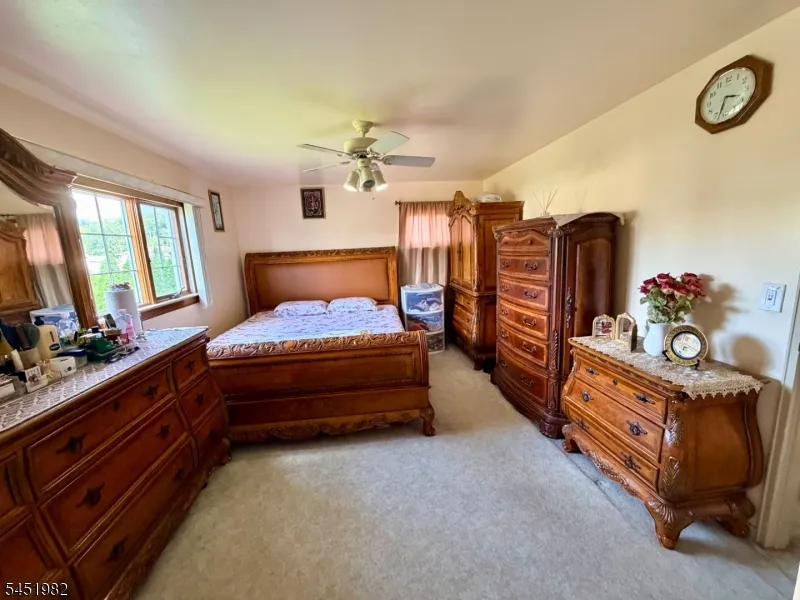 114 Sandra Dr Totowa, NJ 07512