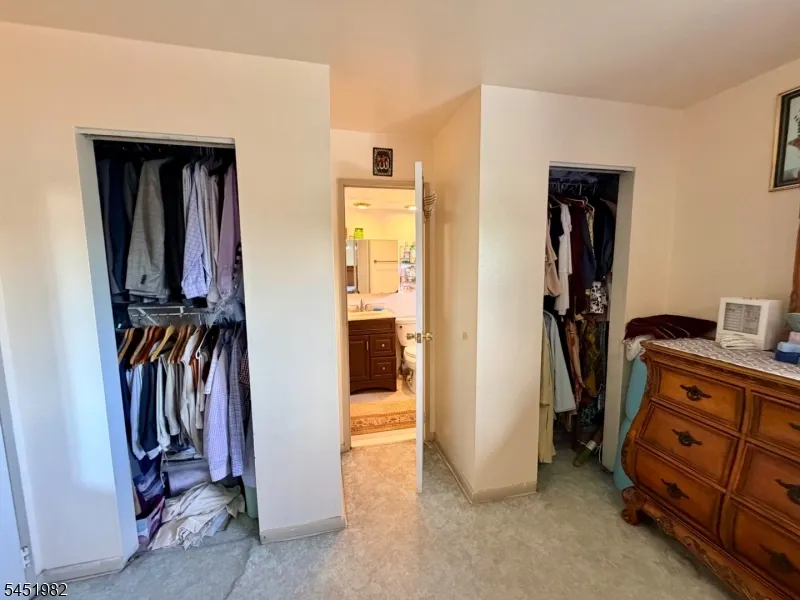 114 Sandra Dr Totowa, NJ 07512