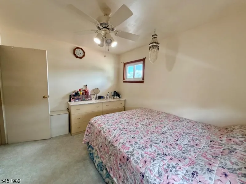 114 Sandra Dr Totowa, NJ 07512