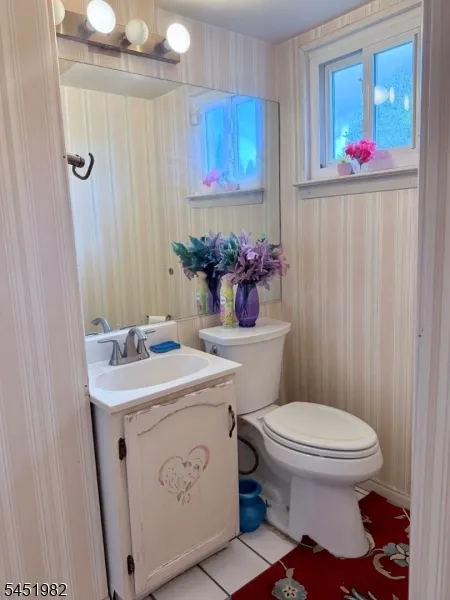 114 Sandra Dr Totowa, NJ 07512