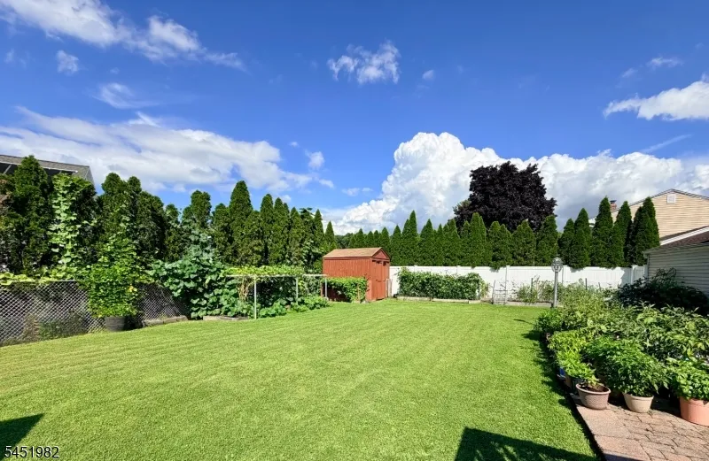 114 Sandra Dr Totowa, NJ 07512