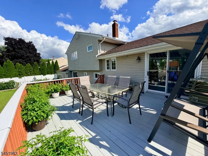 114 Sandra Dr Totowa, NJ 07512