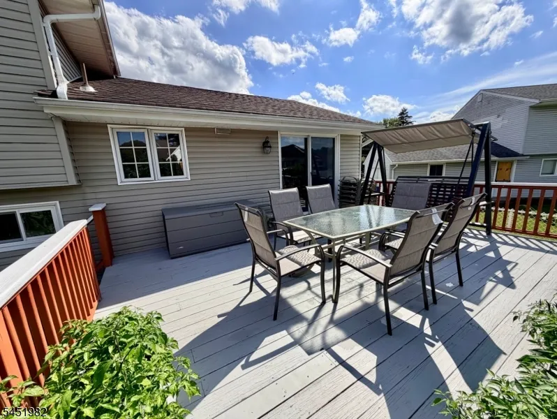 114 Sandra Dr Totowa, NJ 07512