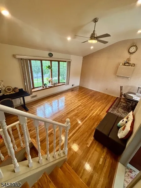 114 Sandra Dr Totowa, NJ 07512