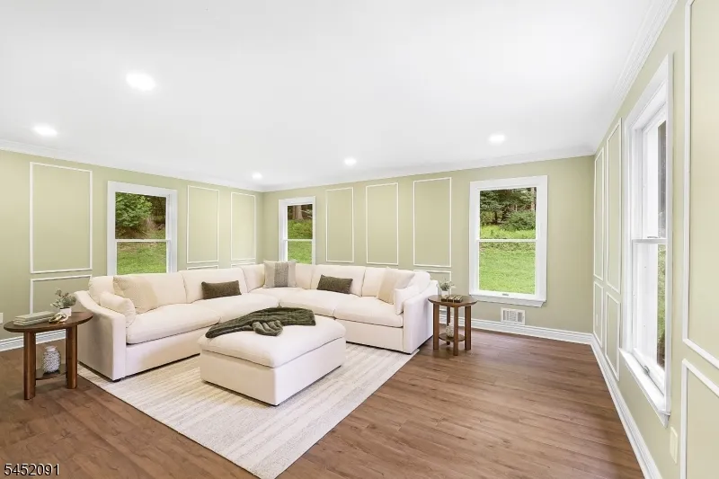 31 Warren Cutting Chester, NJ 07930