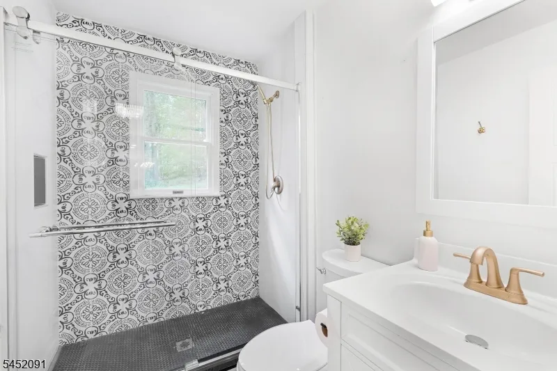 31 Warren Cutting Chester, NJ 07930
