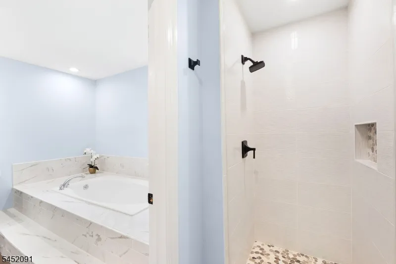 31 Warren Cutting Chester, NJ 07930