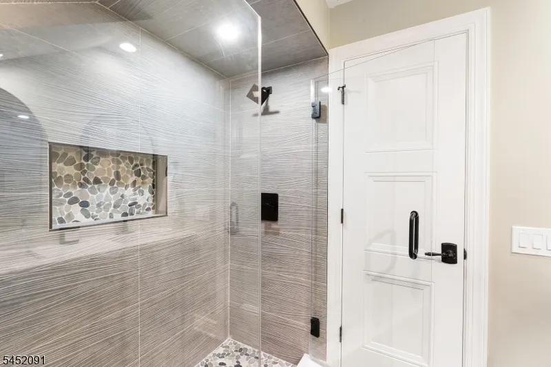 31 Warren Cutting Chester, NJ 07930